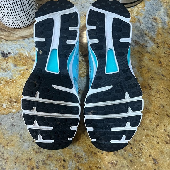 Nike Reax Run 10 size 5.5 - Picture 7 of 8